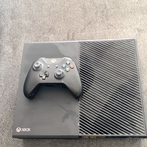 Xbox one with controller and case